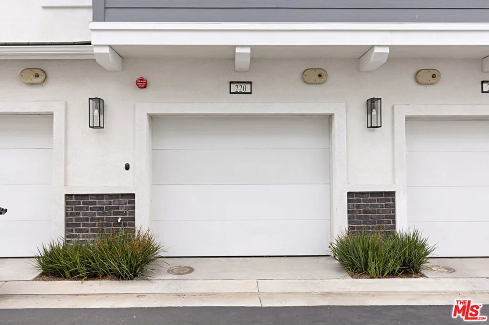 220 Lockhart Way West Covina, CA 91790