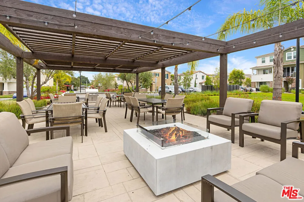 220 Lockhart Way West Covina, CA 91790
