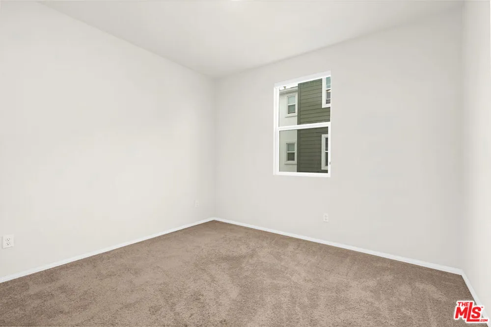 220 Lockhart Way West Covina, CA 91790