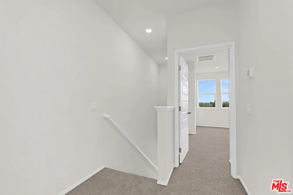 220 Lockhart Way West Covina, CA 91790