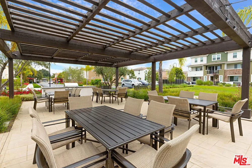220 Lockhart Way West Covina, CA 91790