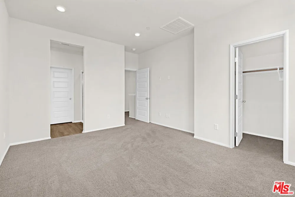 220 Lockhart Way West Covina, CA 91790