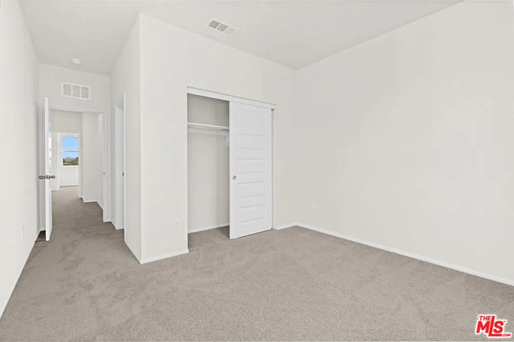 220 Lockhart Way West Covina, CA 91790