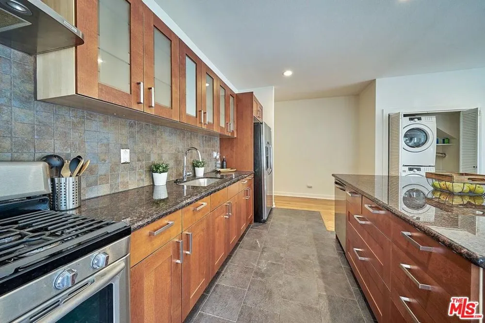 614 Genesee Avenue Los Angeles, CA 90036