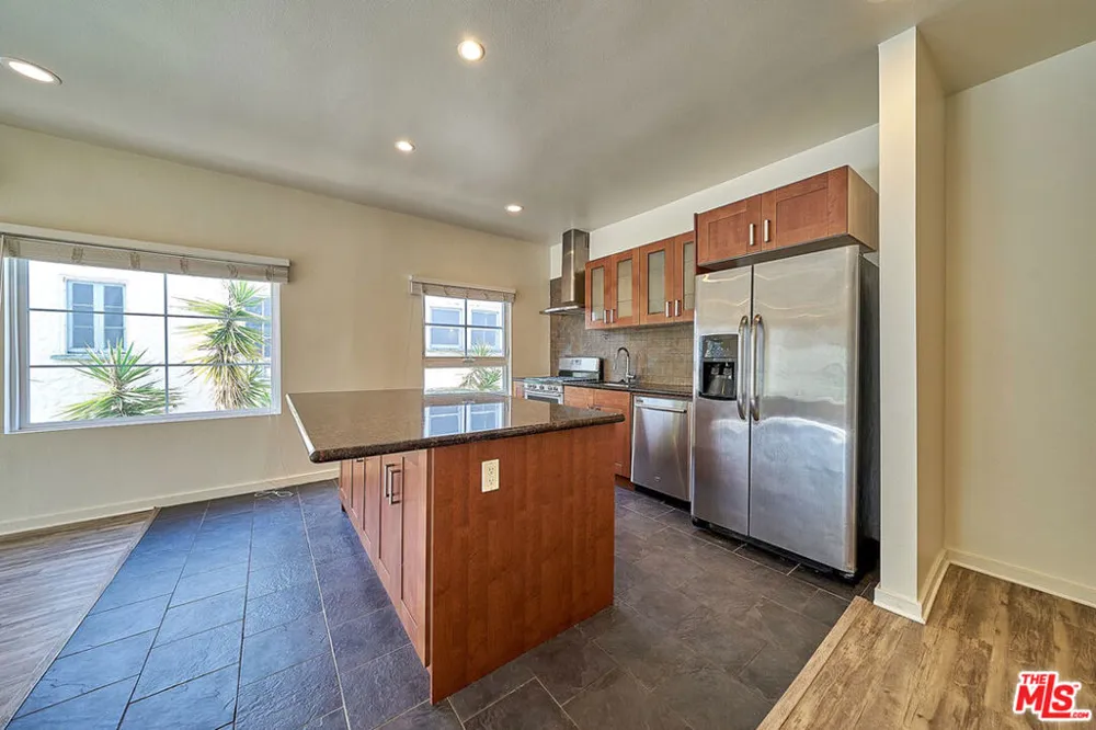 614 Genesee Avenue Los Angeles, CA 90036