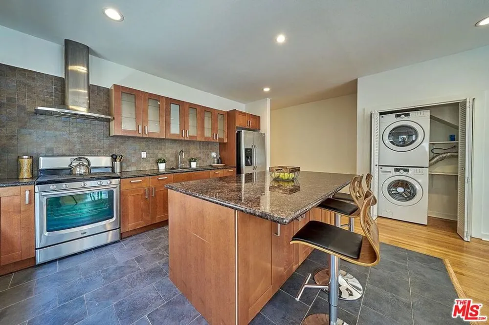 614 Genesee Avenue Los Angeles, CA 90036