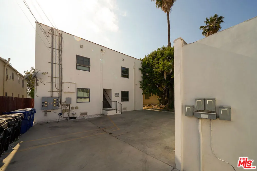 614 Genesee Avenue Los Angeles, CA 90036