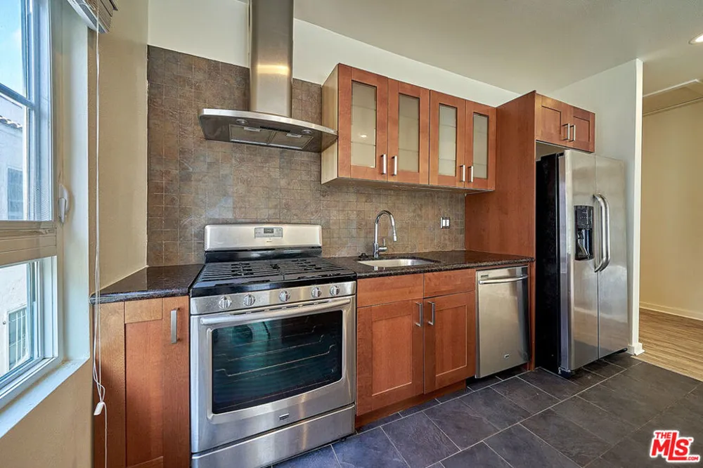 614 Genesee Avenue Los Angeles, CA 90036