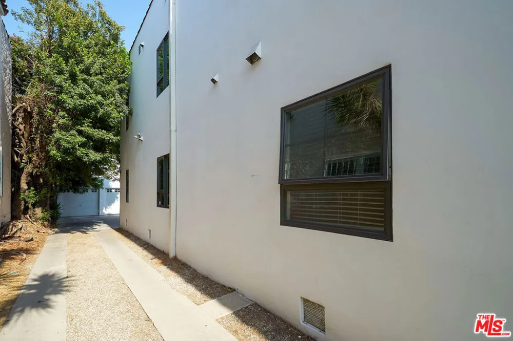 614 Genesee Avenue Los Angeles, CA 90036