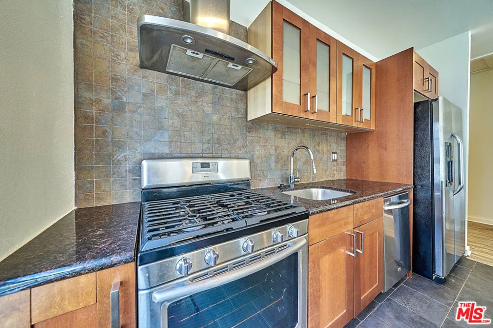 614 Genesee Avenue Los Angeles, CA 90036