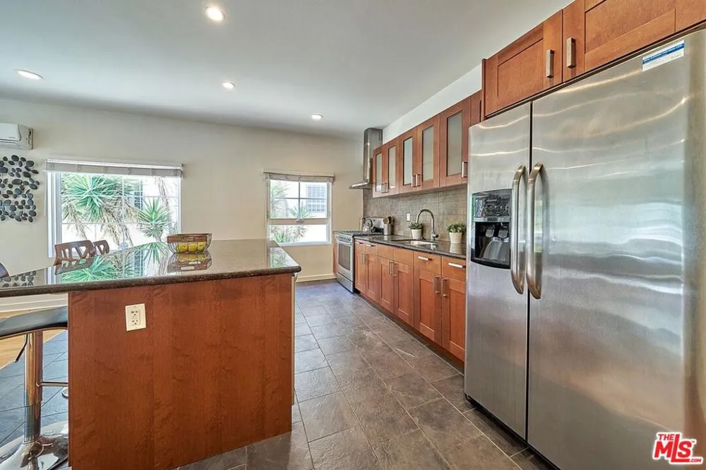 614 Genesee Avenue Los Angeles, CA 90036