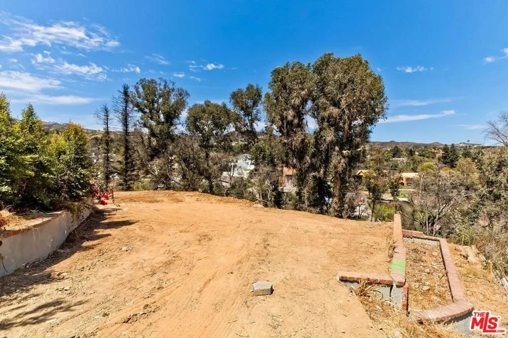 16503 Las Casas Place Los Angeles, CA 90272