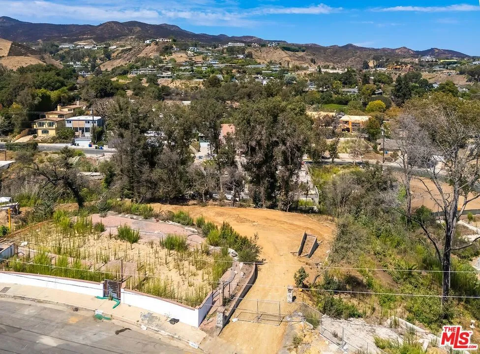 16503 Las Casas Place Los Angeles, CA 90272