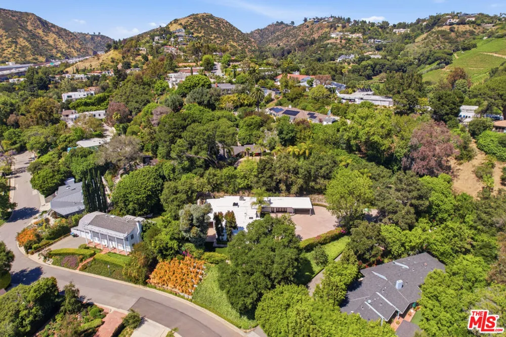 999 Casiano Road Los Angeles, CA 90049