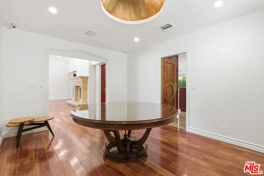 999 Casiano Road Los Angeles, CA 90049