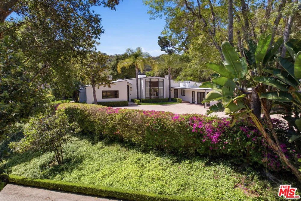 999 Casiano Road Los Angeles, CA 90049