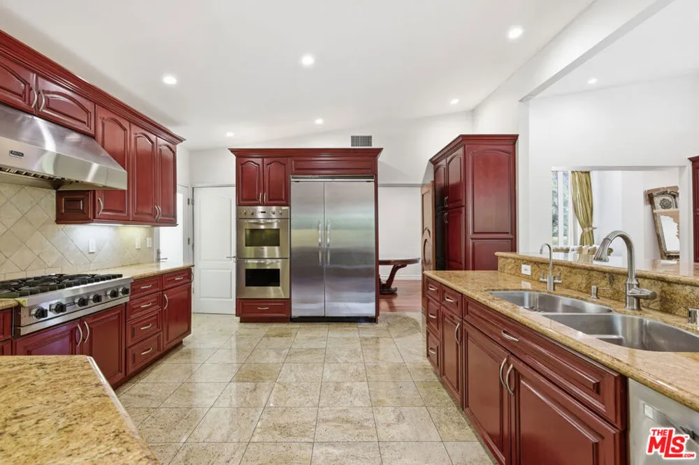 999 Casiano Road Los Angeles, CA 90049