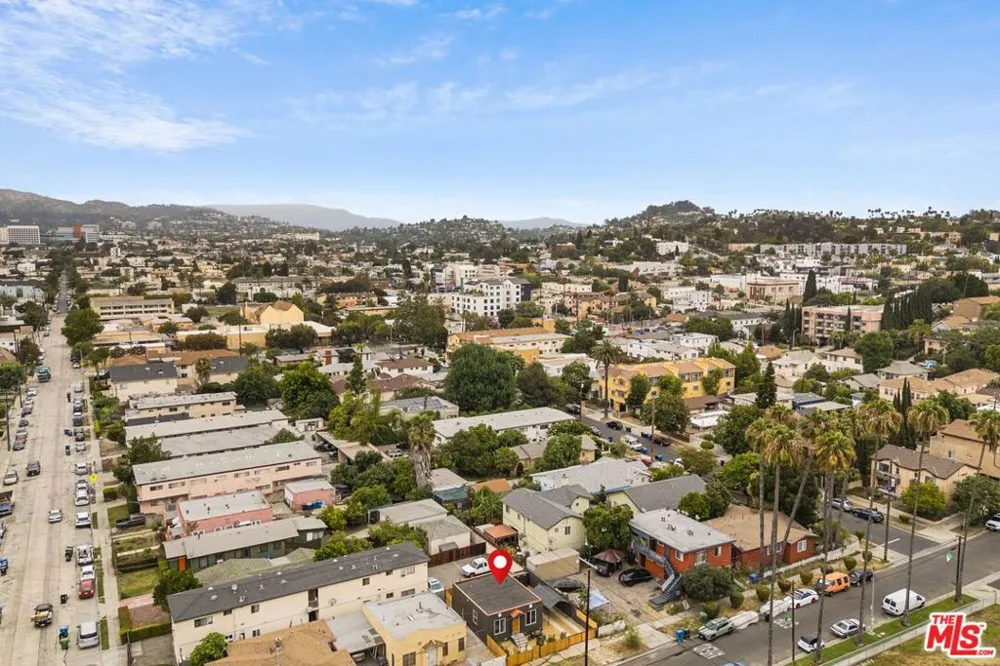 3875 Middlebury Street Los Angeles, CA 90004