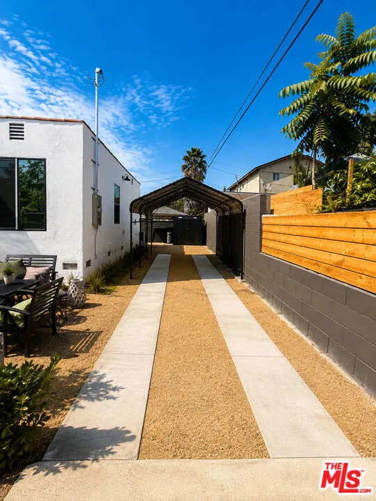 3875 Middlebury Street Los Angeles, CA 90004