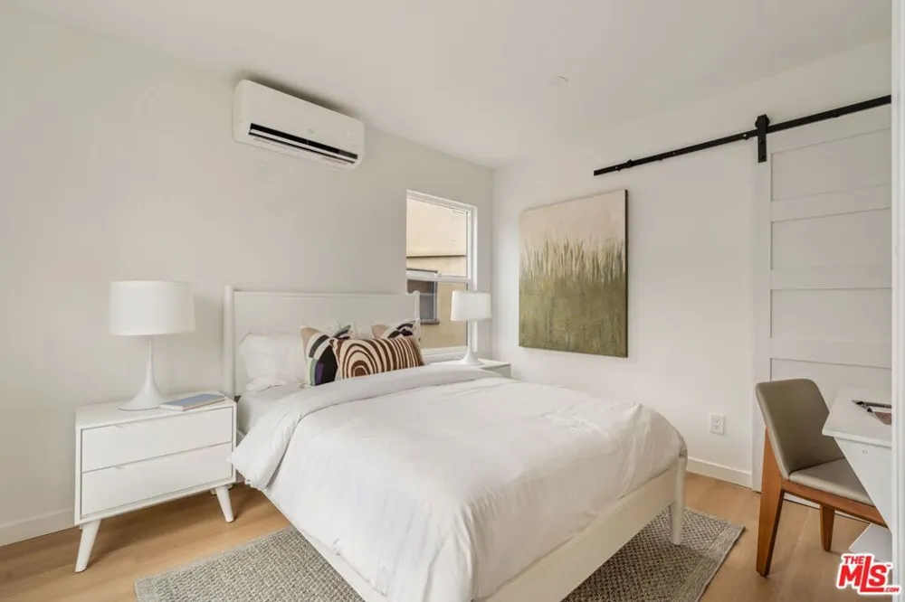 3875 Middlebury Street Los Angeles, CA 90004