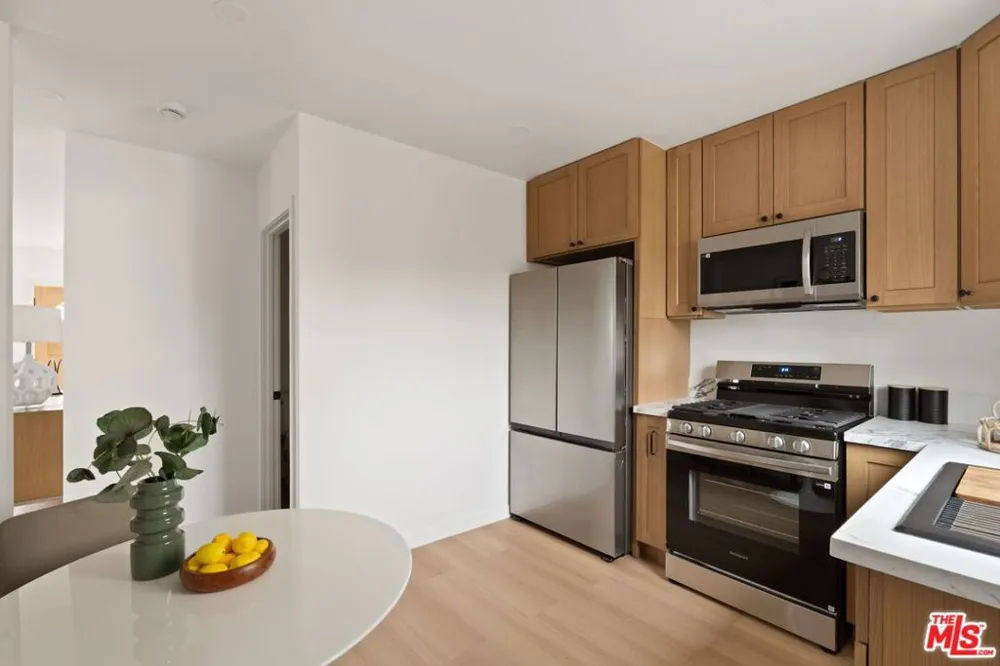 3875 Middlebury Street Los Angeles, CA 90004