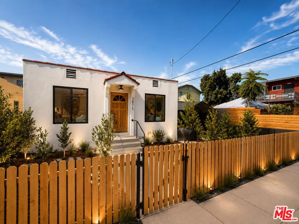 3875 Middlebury Street Los Angeles, CA 90004