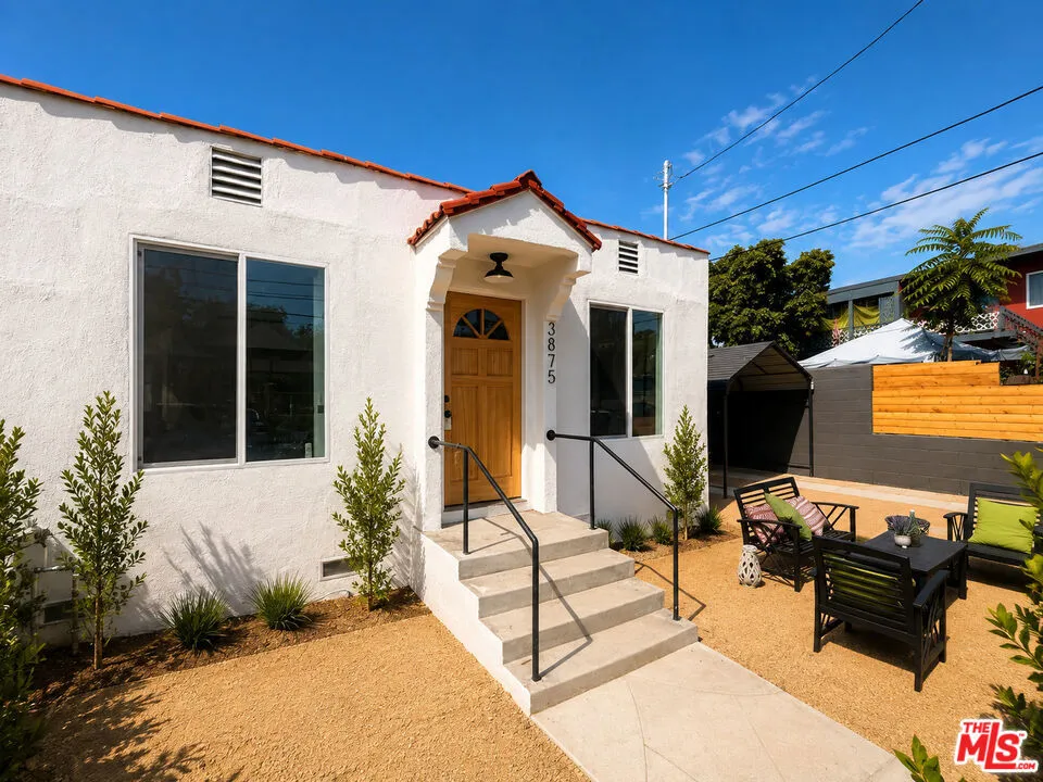 3875 Middlebury Street Los Angeles, CA 90004