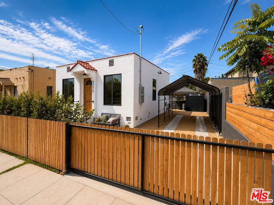 3875 Middlebury Street Los Angeles, CA 90004