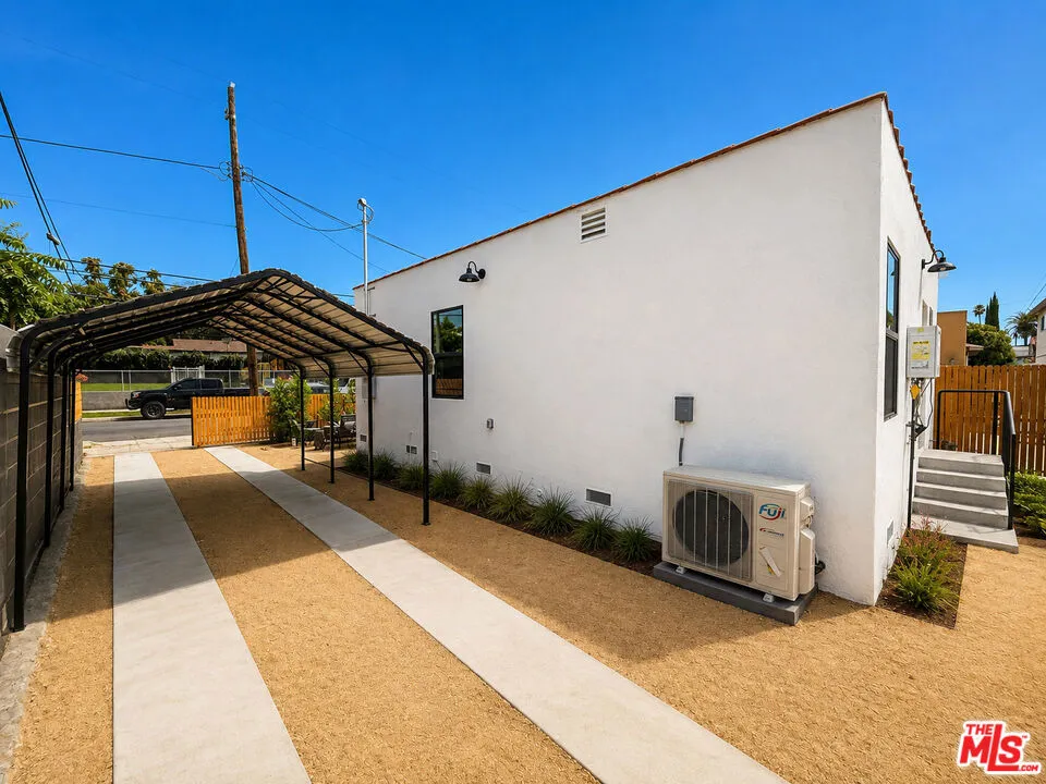 3875 Middlebury Street Los Angeles, CA 90004