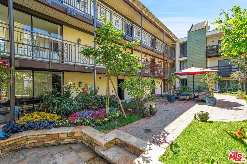 525 S Ardmore Avenue #335 Los Angeles, CA 90020