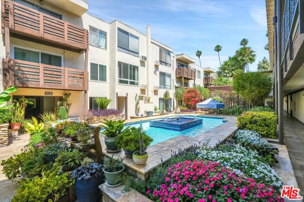 525 S Ardmore Avenue #335 Los Angeles, CA 90020