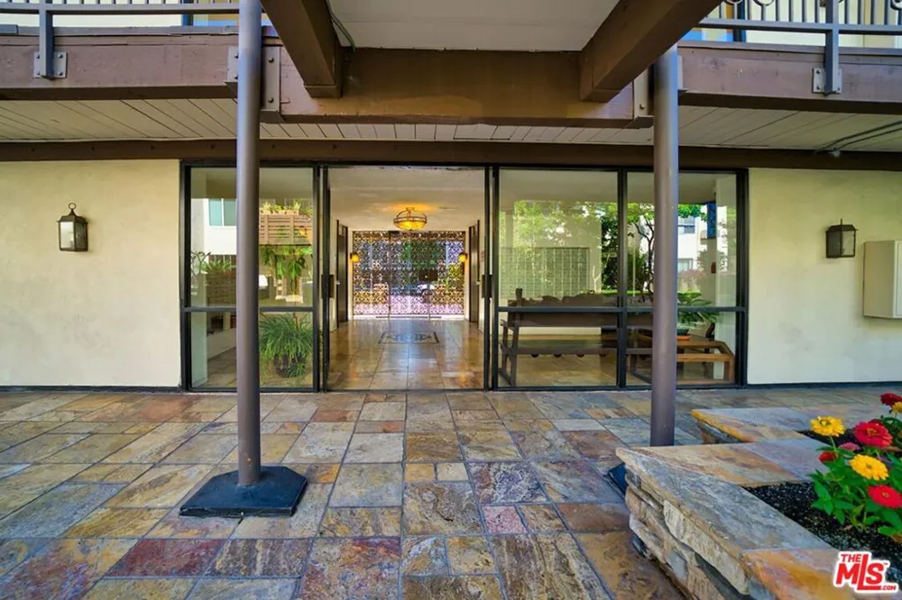 525 S Ardmore Avenue #335 Los Angeles, CA 90020