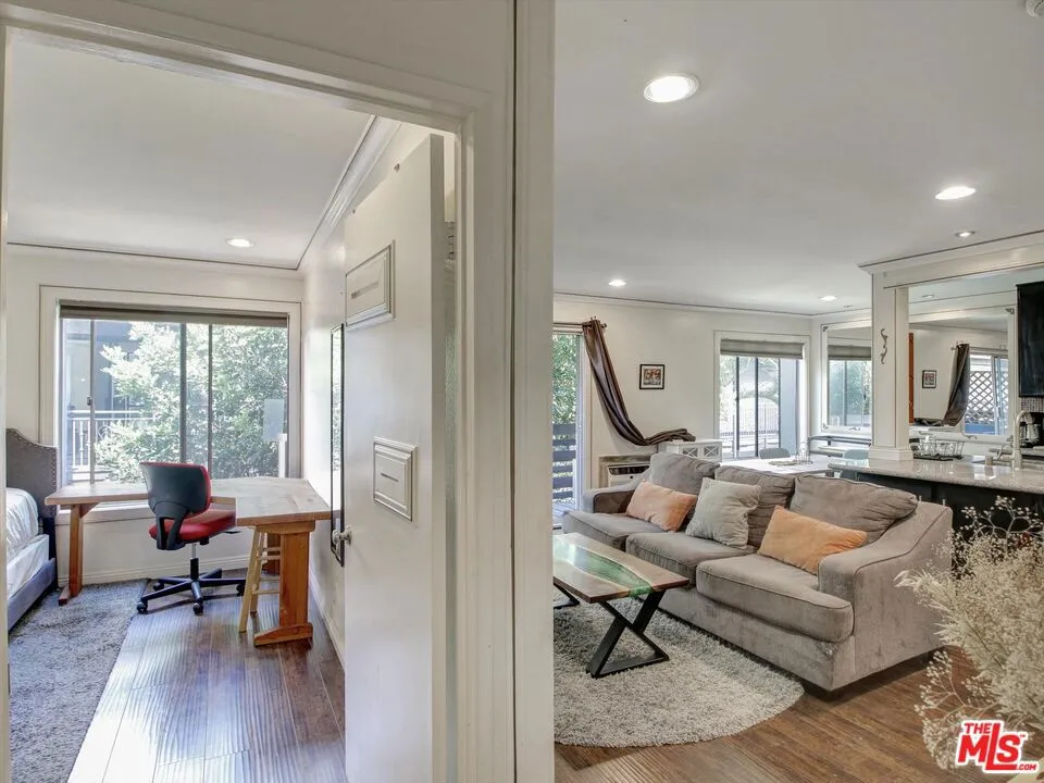 525 S Ardmore Avenue #335 Los Angeles, CA 90020