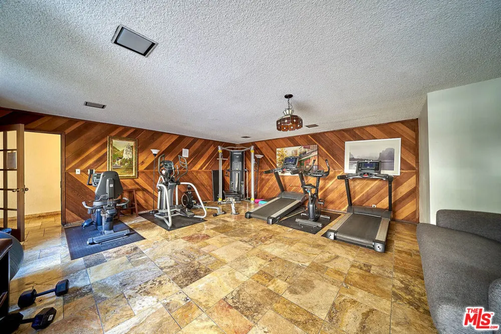 525 S Ardmore Avenue #335 Los Angeles, CA 90020