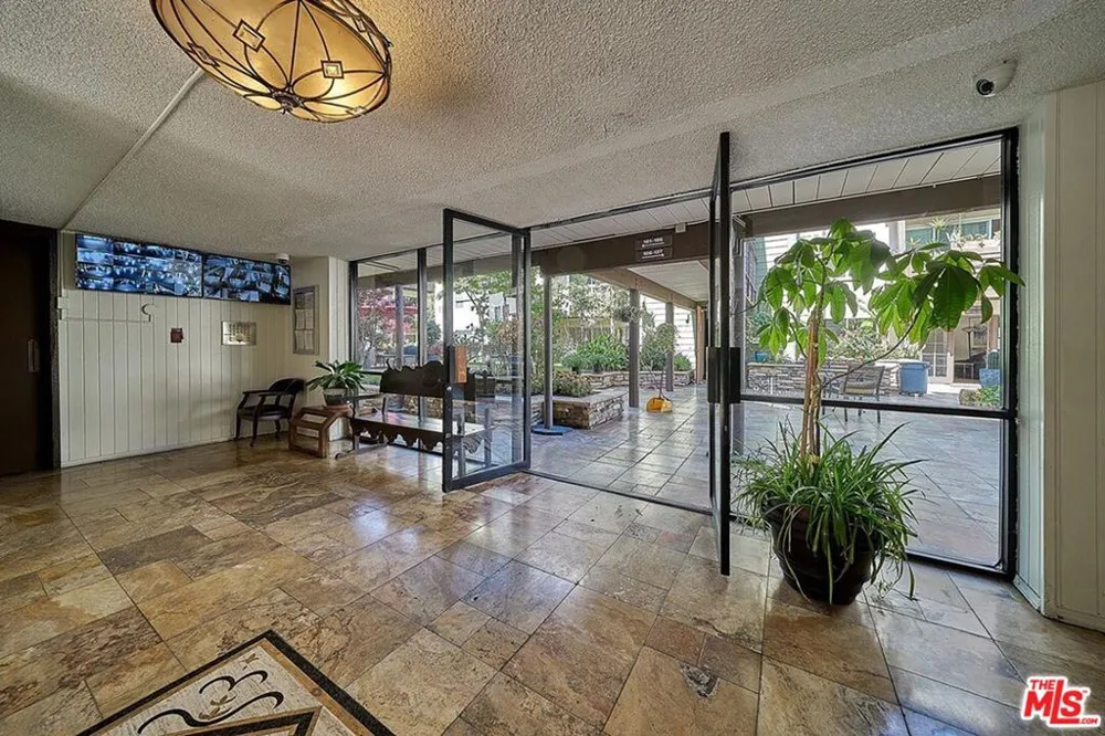 525 S Ardmore Avenue #335 Los Angeles, CA 90020