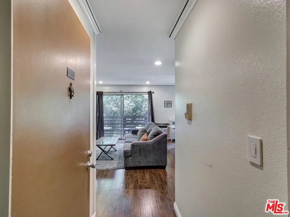 525 S Ardmore Avenue #335 Los Angeles, CA 90020