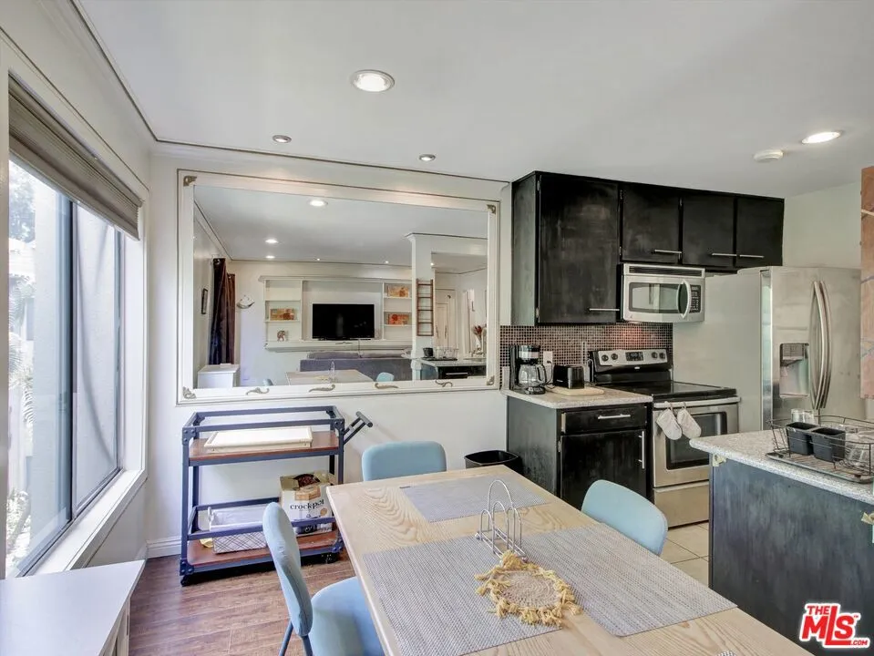 525 S Ardmore Avenue #335 Los Angeles, CA 90020