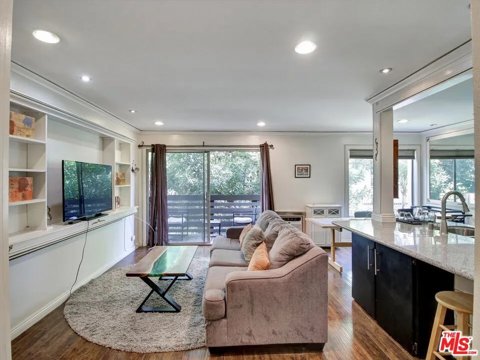 525 S Ardmore Avenue #335 Los Angeles, CA 90020
