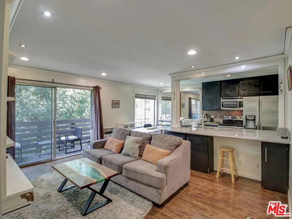 525 S Ardmore Avenue #335 Los Angeles, CA 90020