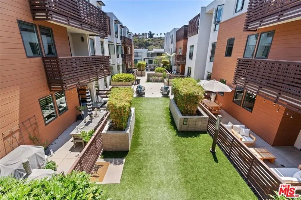 6030 Seabluff Drive #412 Playa Vista, CA 90094