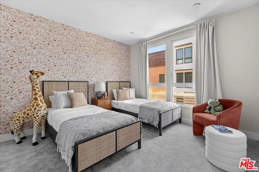 6030 Seabluff Drive #412 Playa Vista, CA 90094