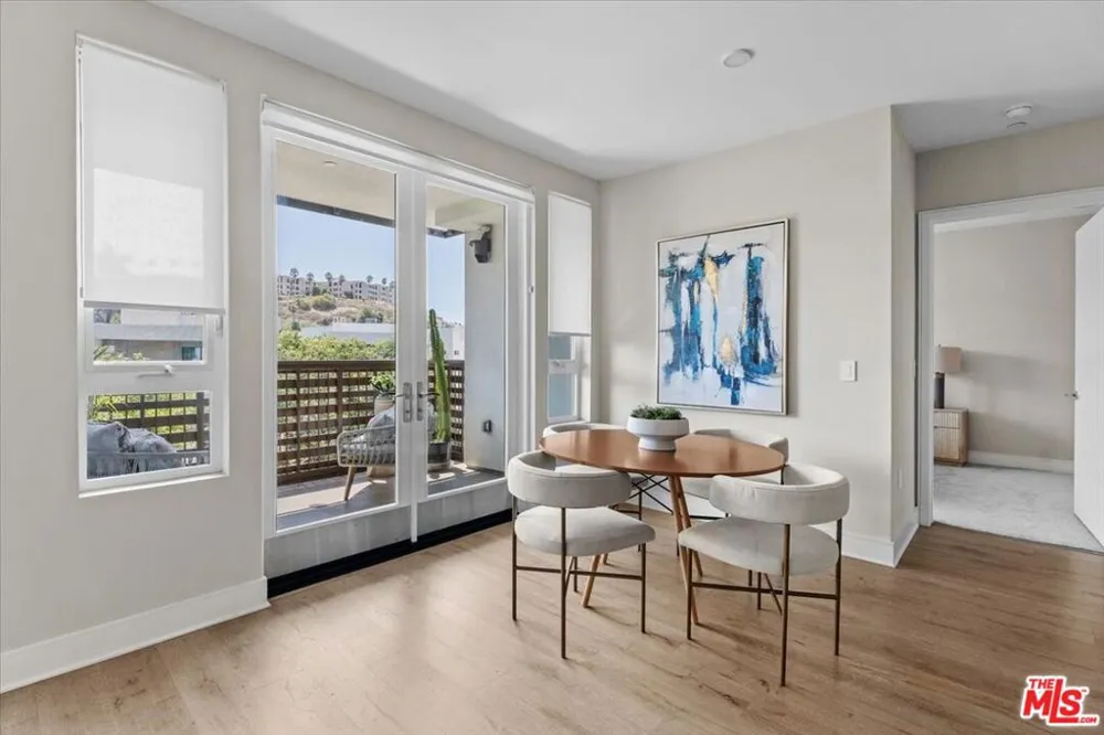 6030 Seabluff Drive #412 Playa Vista, CA 90094