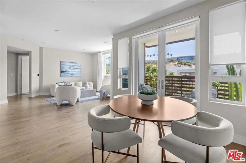 6030 Seabluff Drive #412 Playa Vista, CA 90094