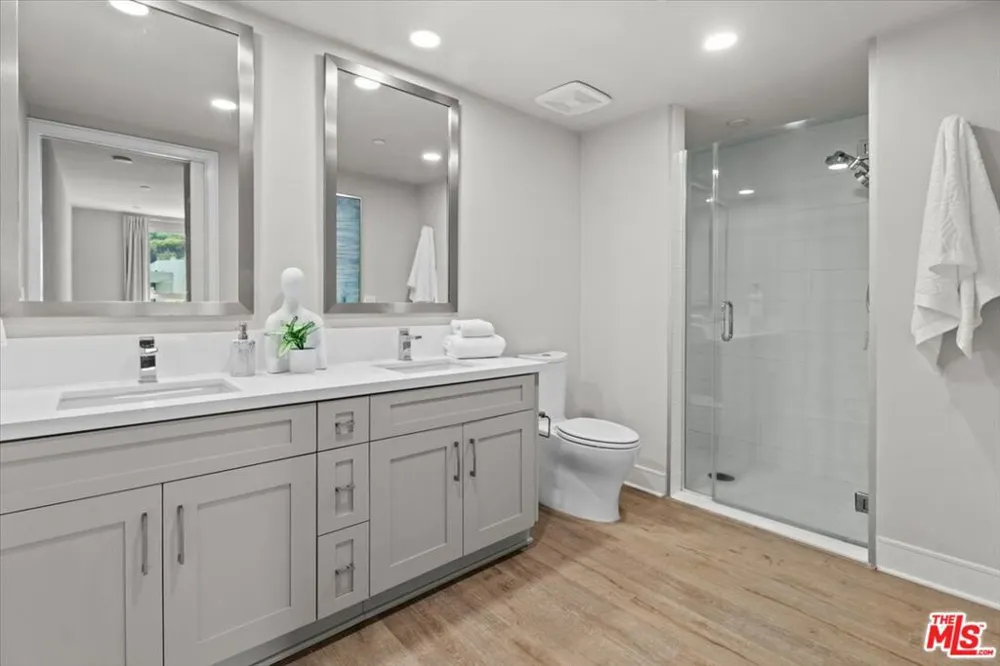 6030 Seabluff Drive #412 Playa Vista, CA 90094