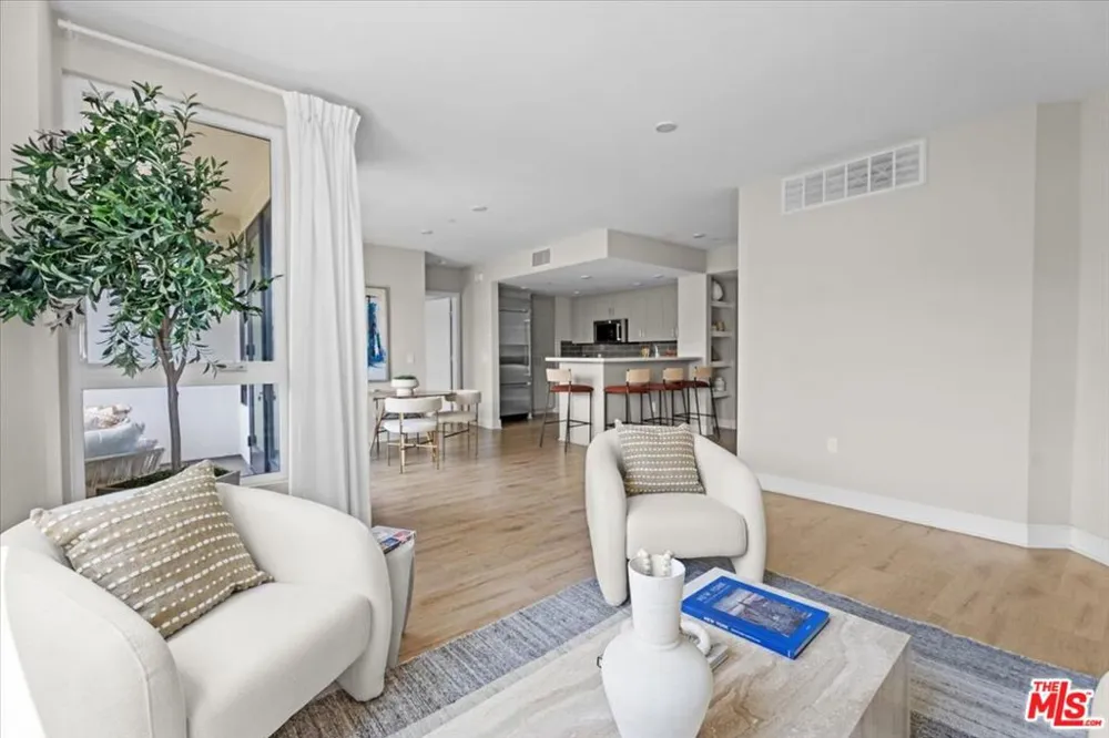 6030 Seabluff Drive #412 Playa Vista, CA 90094