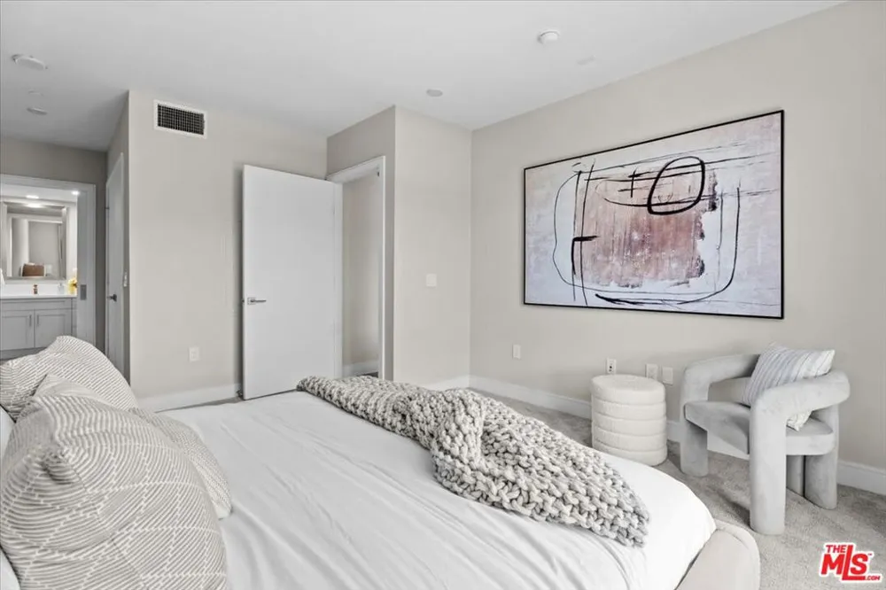6030 Seabluff Drive #412 Playa Vista, CA 90094