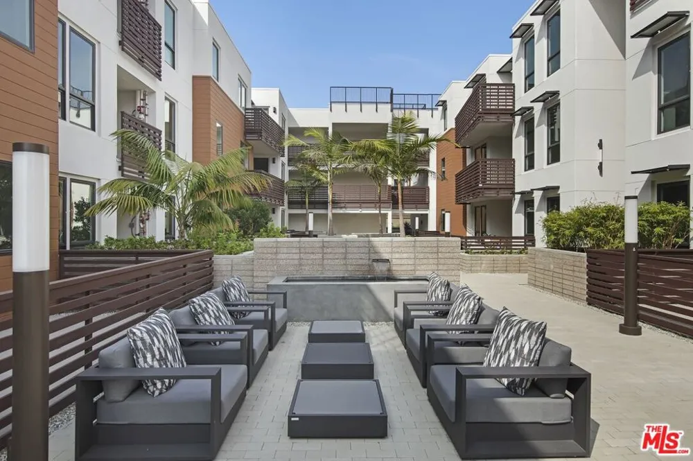 6030 Seabluff Drive #412 Playa Vista, CA 90094