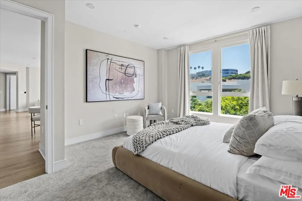 6030 Seabluff Drive #412 Playa Vista, CA 90094