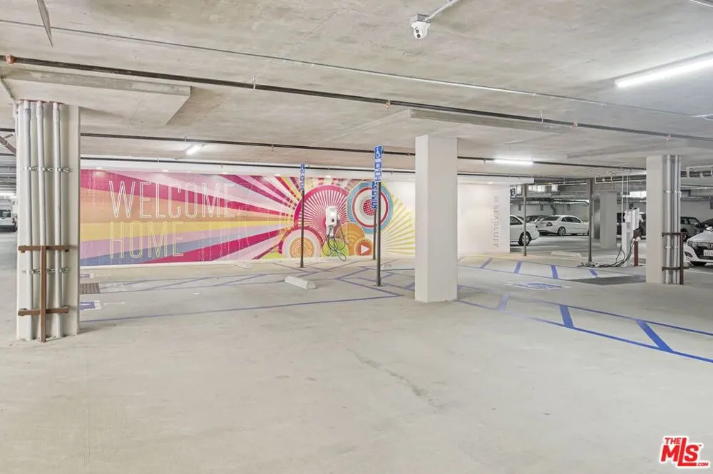 6030 Seabluff Drive #412 Playa Vista, CA 90094