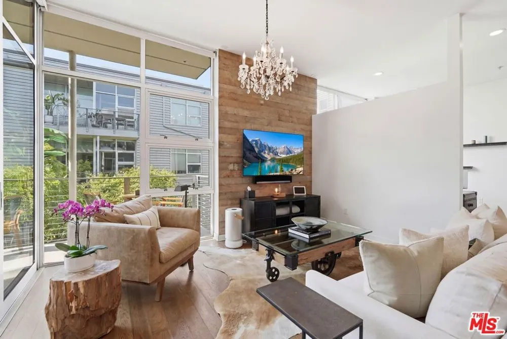 4080 Glencoe Avenue #317 Marina del Rey, CA 90292